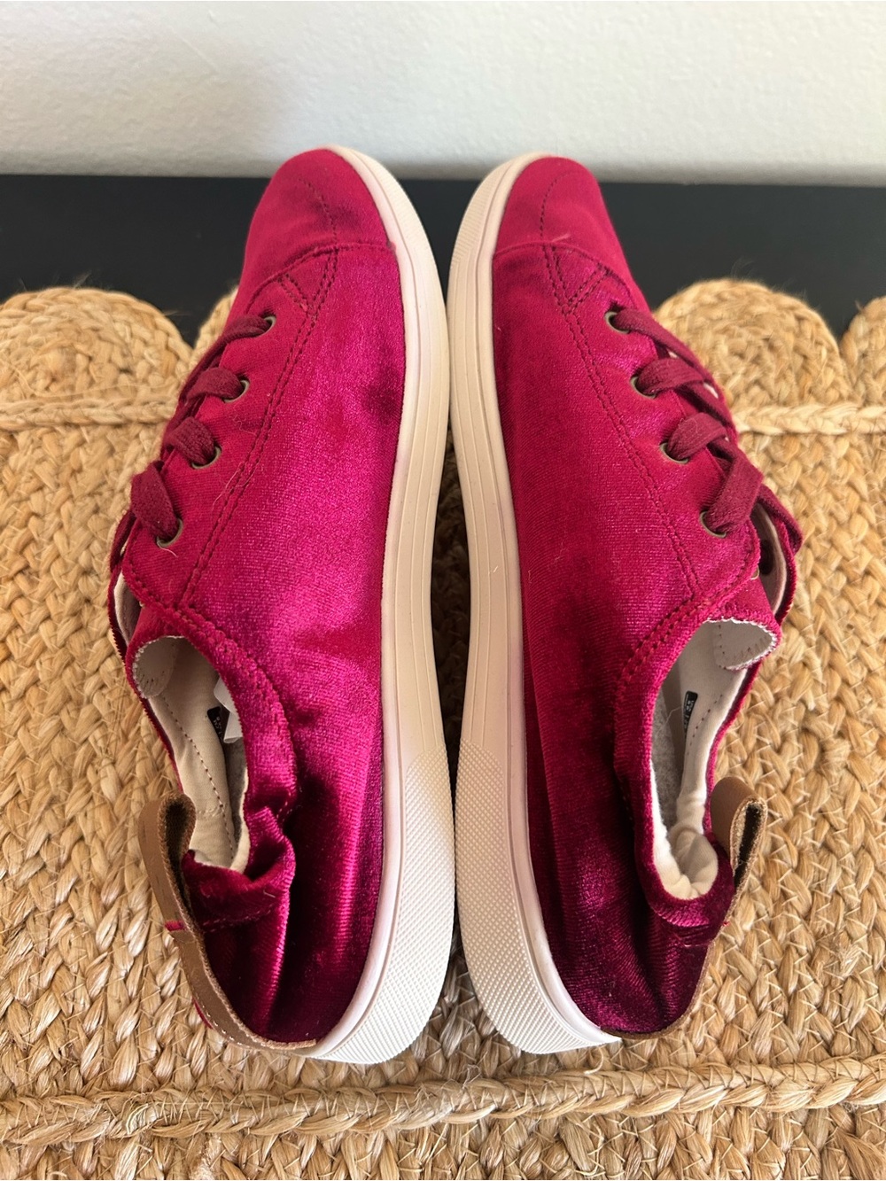 Revitalign Santa Clara Betta Burgundy Velvet Sneakers Women’s Size 9 #101 - Picture 6 of 10